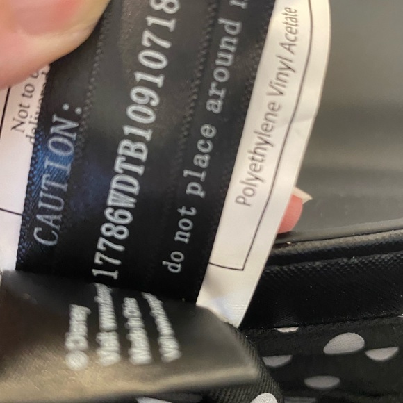 Loungefly Disney Minnie Mouse Ears & Red Bow Crossbody Bag Black & Red. - Picture 10 of 12